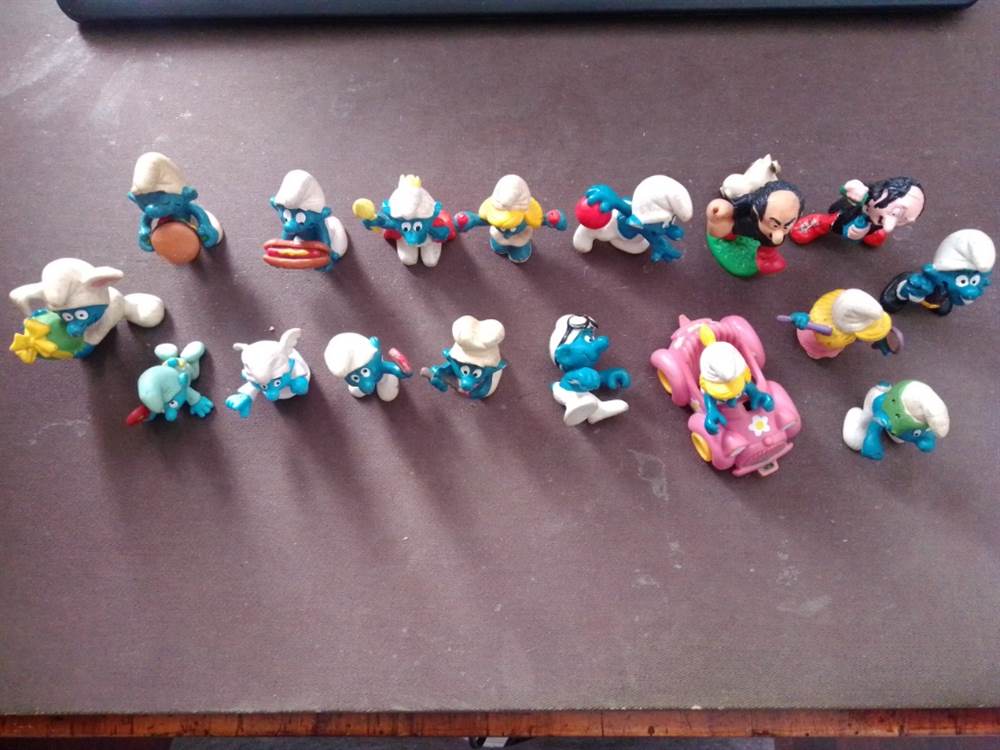 Puffi_17 statuine in gomma anni 1980