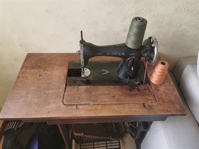 Macchina per cucire Singer anni 1951 - Foto 5