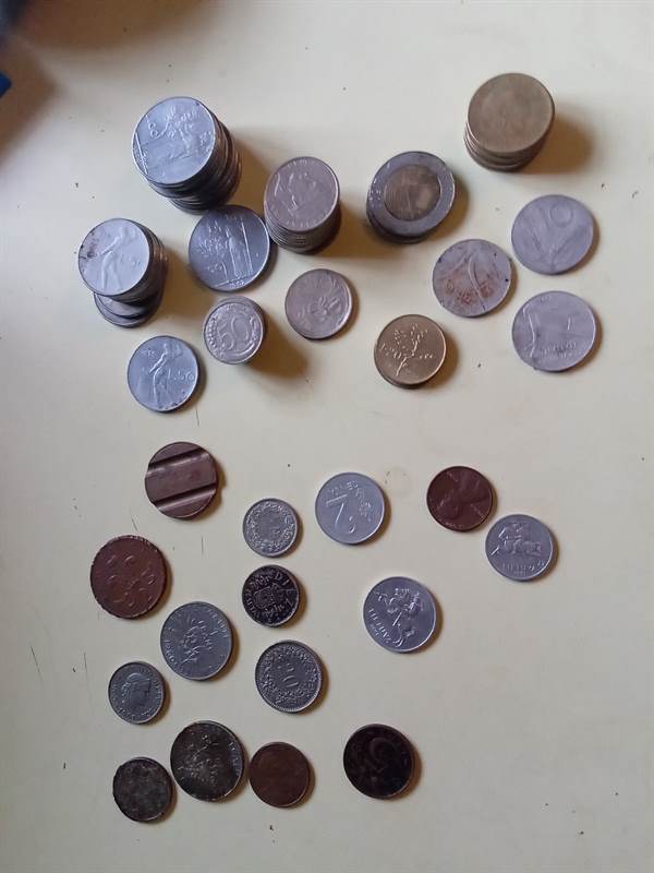 Piccola collezione Lire e qualche altra moneta