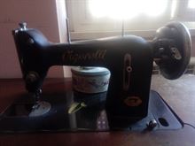 Foto 4 Macchina da cucire vigorelli annni 40