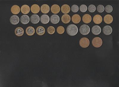 32 MONETE IN FRANCHI FRANCESI TUTTE DIVERSE