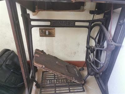 Macchina per cucire Singer anni 1951 - Foto 4