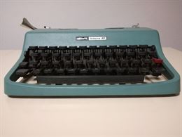 Macchina da scrivere Olivetti Lettera 32