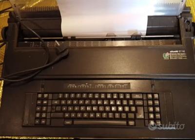 Macchina da scrivere olivetti