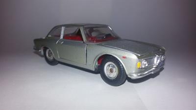 Politoys M Alfa Romeo Giulia GT articolo 500, modello di, colore grigio - Foto 2