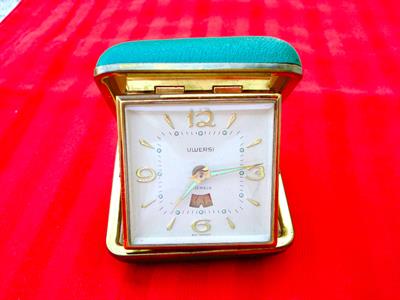 Sveglia anni 60 a carica manuale.West Germany