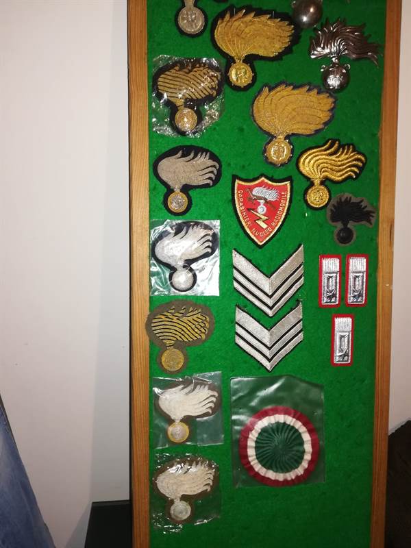Foto 2 Militaria. Fregi dei CARABINIERI